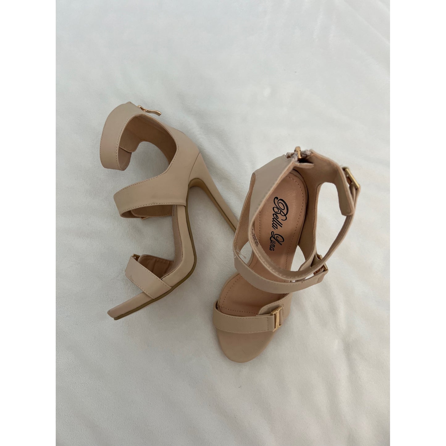 Nude Bella Luna high heels (Size 7.5)